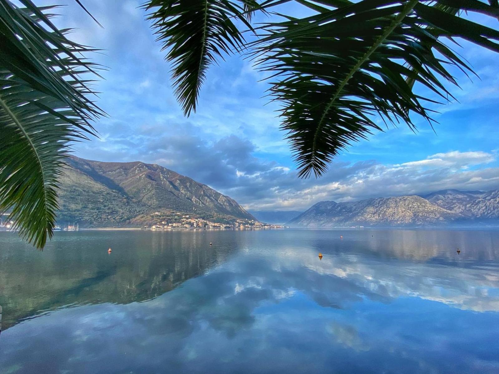 Sunny Bay Apartments Kotor Exterior foto